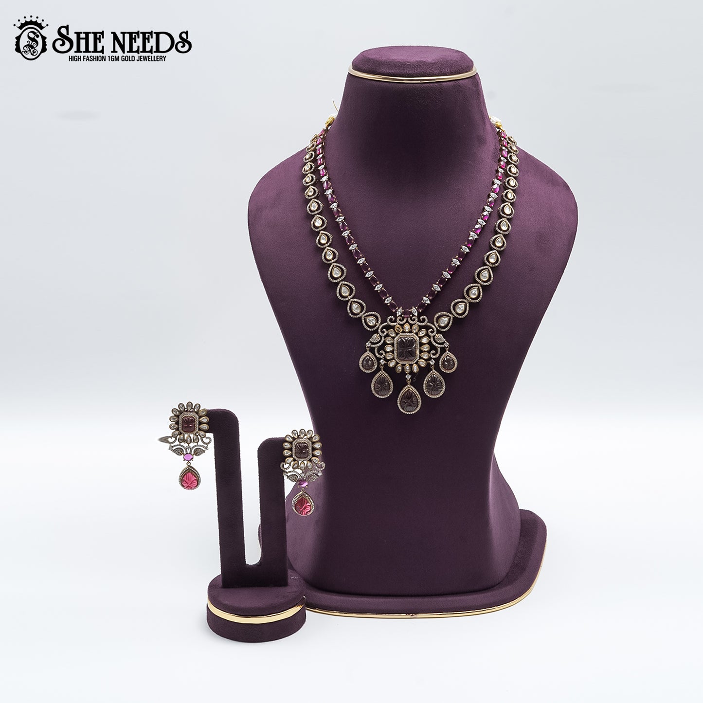 VICTORIAN SHORT NECKLACE