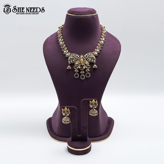 VICTORIAN SHORT NECKLACE