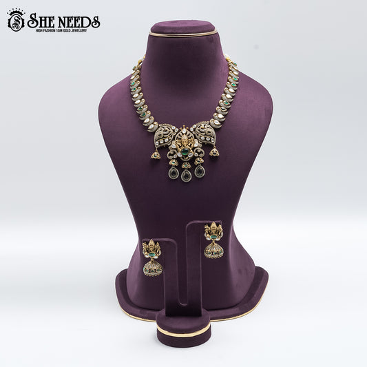 VICTORIAN SHORT NECKLACE