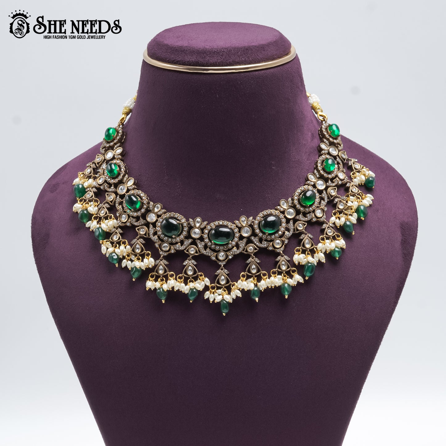 VICTORIAN SHORT NECKLACE