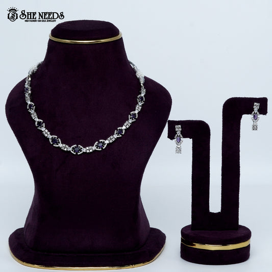 Elegant oval link rhodium silver necklace with refined statement design