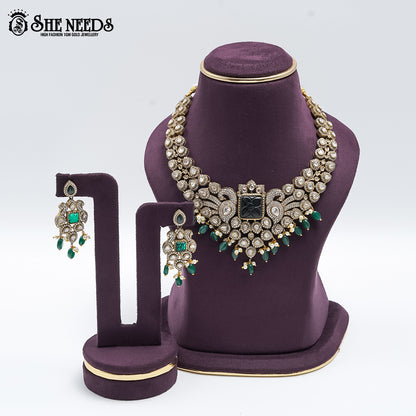 VICTORIAN SHORT NECKLACE
