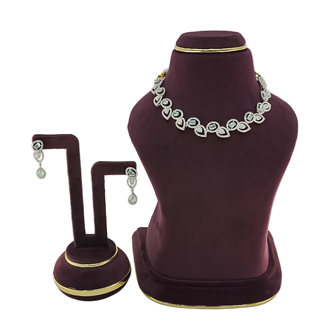 SILVER SHORT NECKLACE