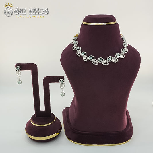 SILVER SHORT NECKLACE