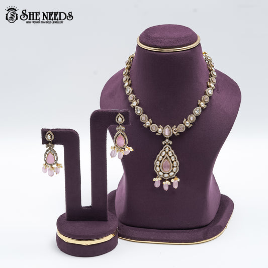 VICTORIAN SHORT NECKLACE