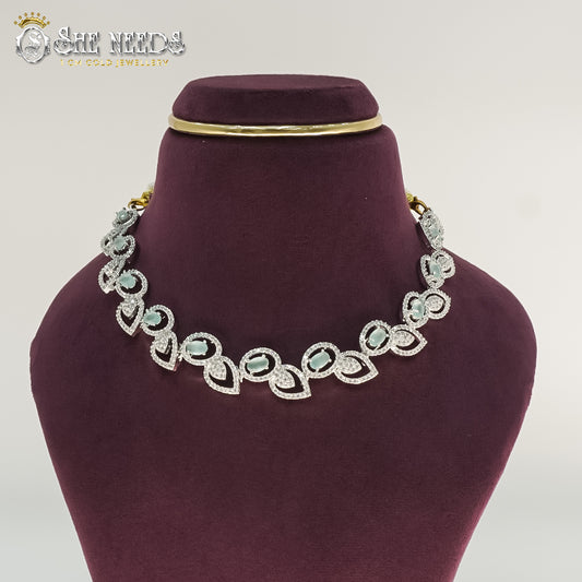 SILVER SHORT NECKLACE