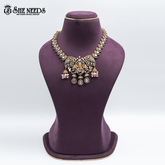 VICTORIAN SHORT NECKLACE