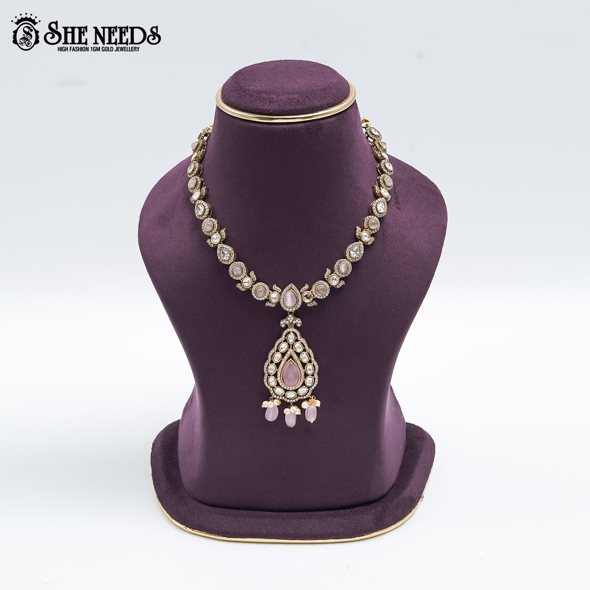 VICTORIAN SHORT NECKLACE