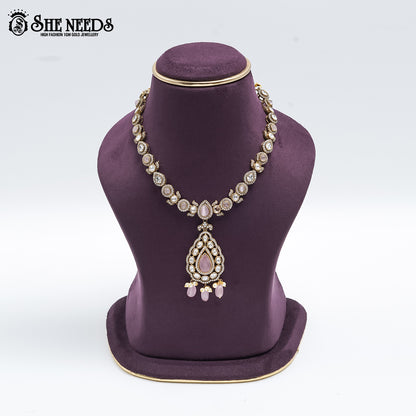 VICTORIAN SHORT NECKLACE