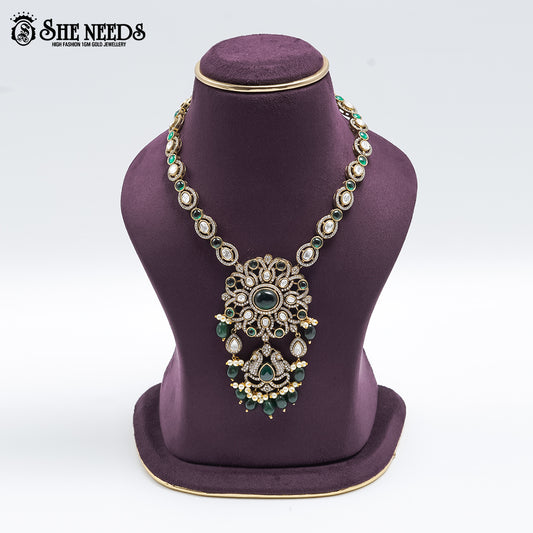 VICTORIAN SHORT NECKLACE