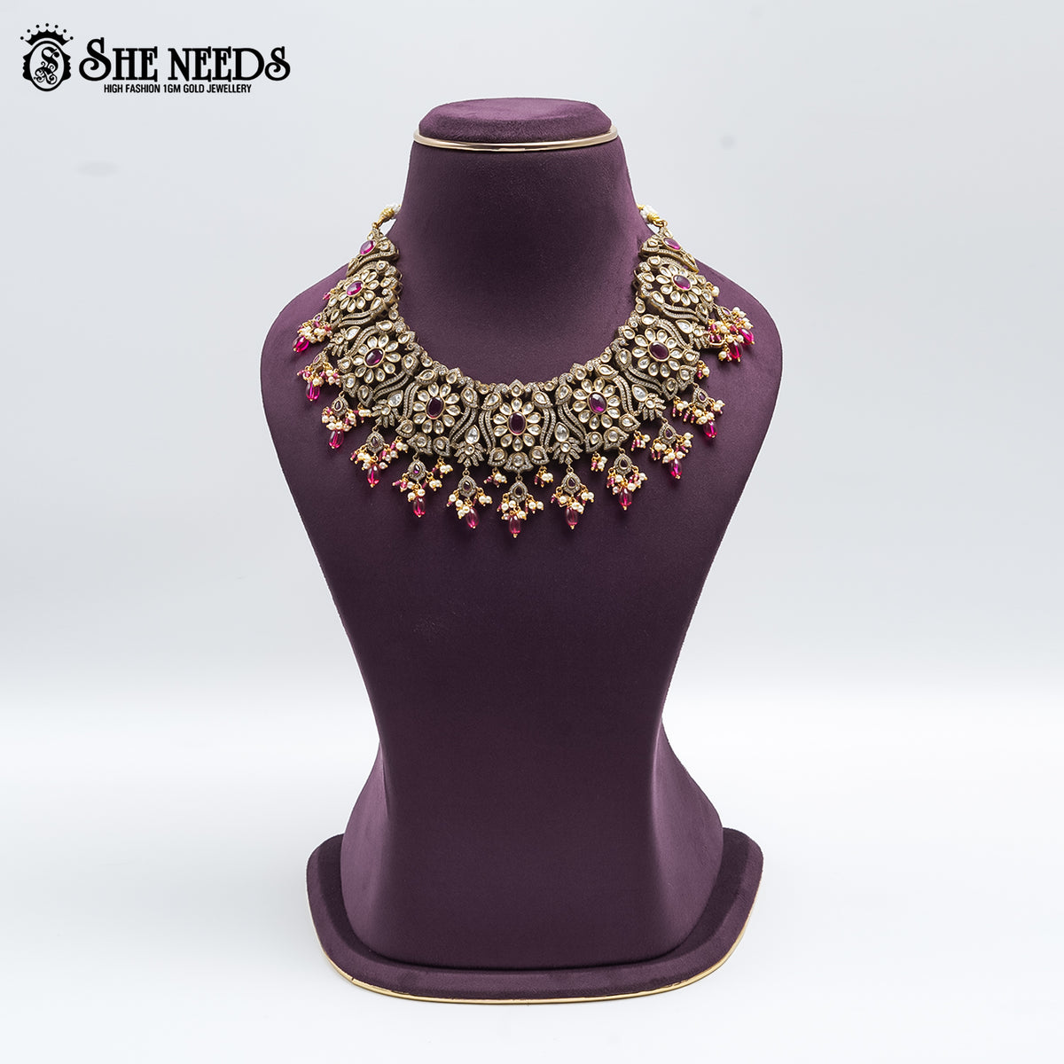 VICTORIAN SHORT NECKLACE