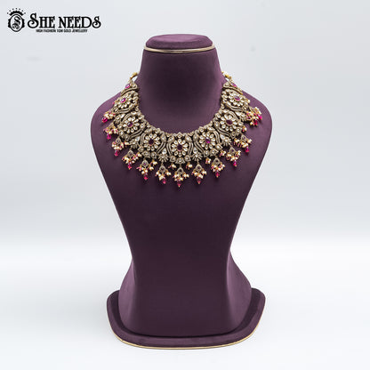 VICTORIAN SHORT NECKLACE