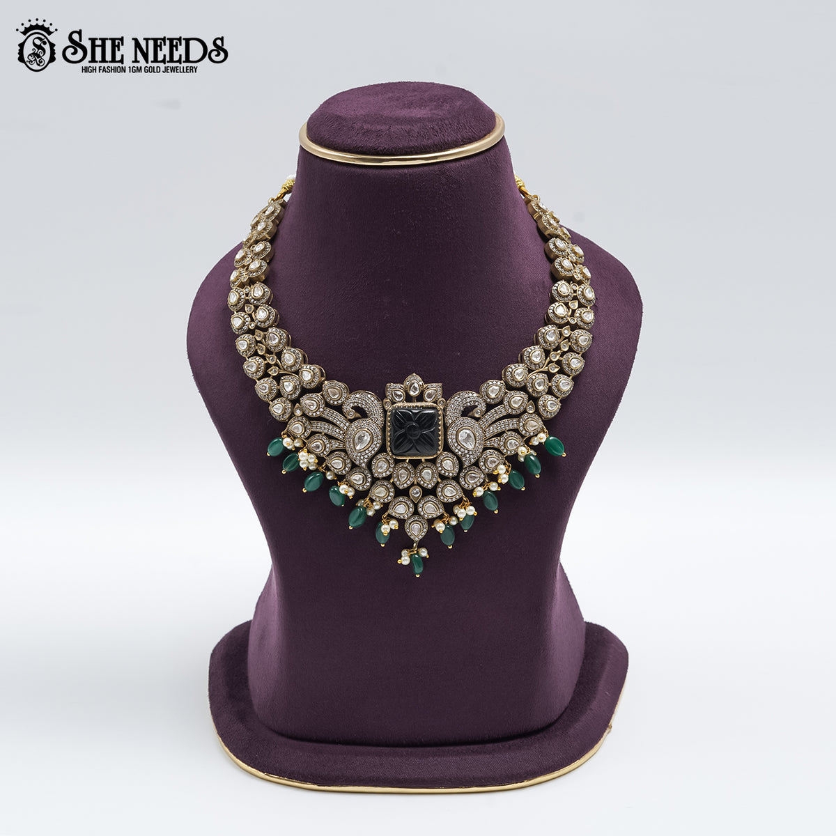VICTORIAN SHORT NECKLACE