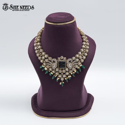 VICTORIAN SHORT NECKLACE