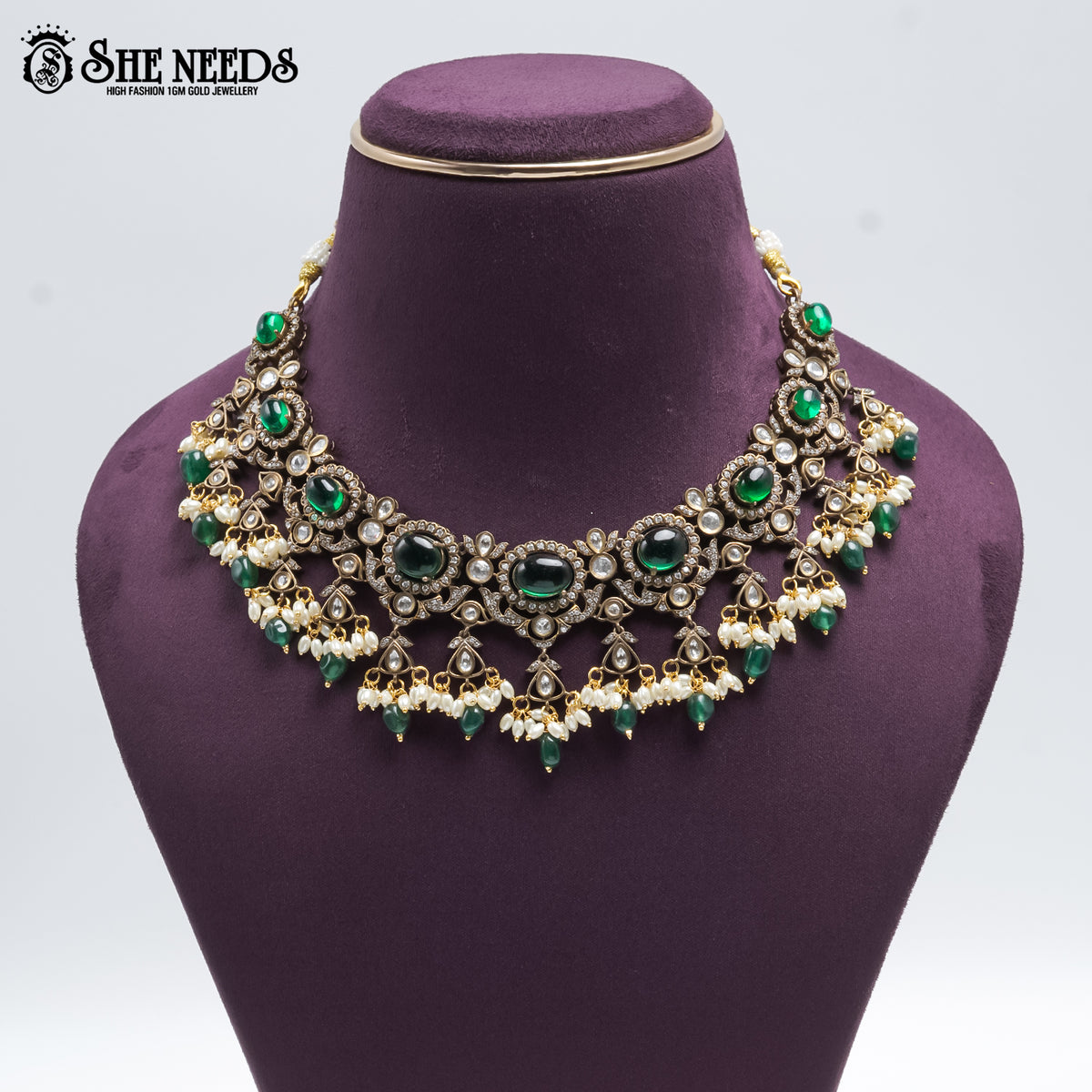 VICTORIAN SHORT NECKLACE