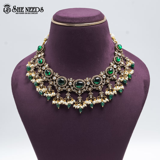 VICTORIAN SHORT NECKLACE