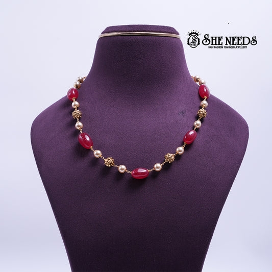 Crimson red bead and pearl necklace with elegant gold polish