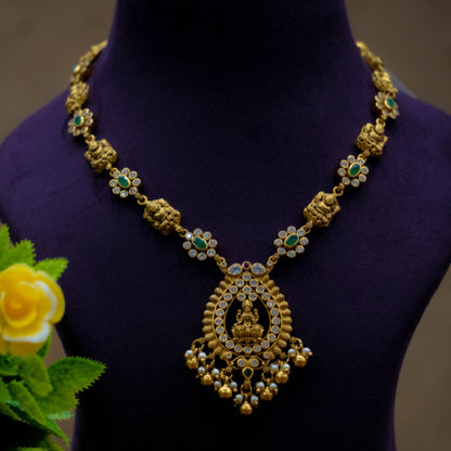 NAKSHI SHORT NECKLACE