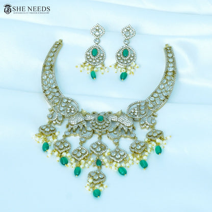 Emerald Glow Temple Necklace Set