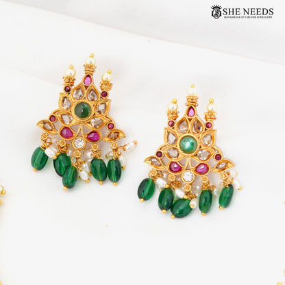 Kemp stone temple choker necklace set with pearls – She Needs Jewellery