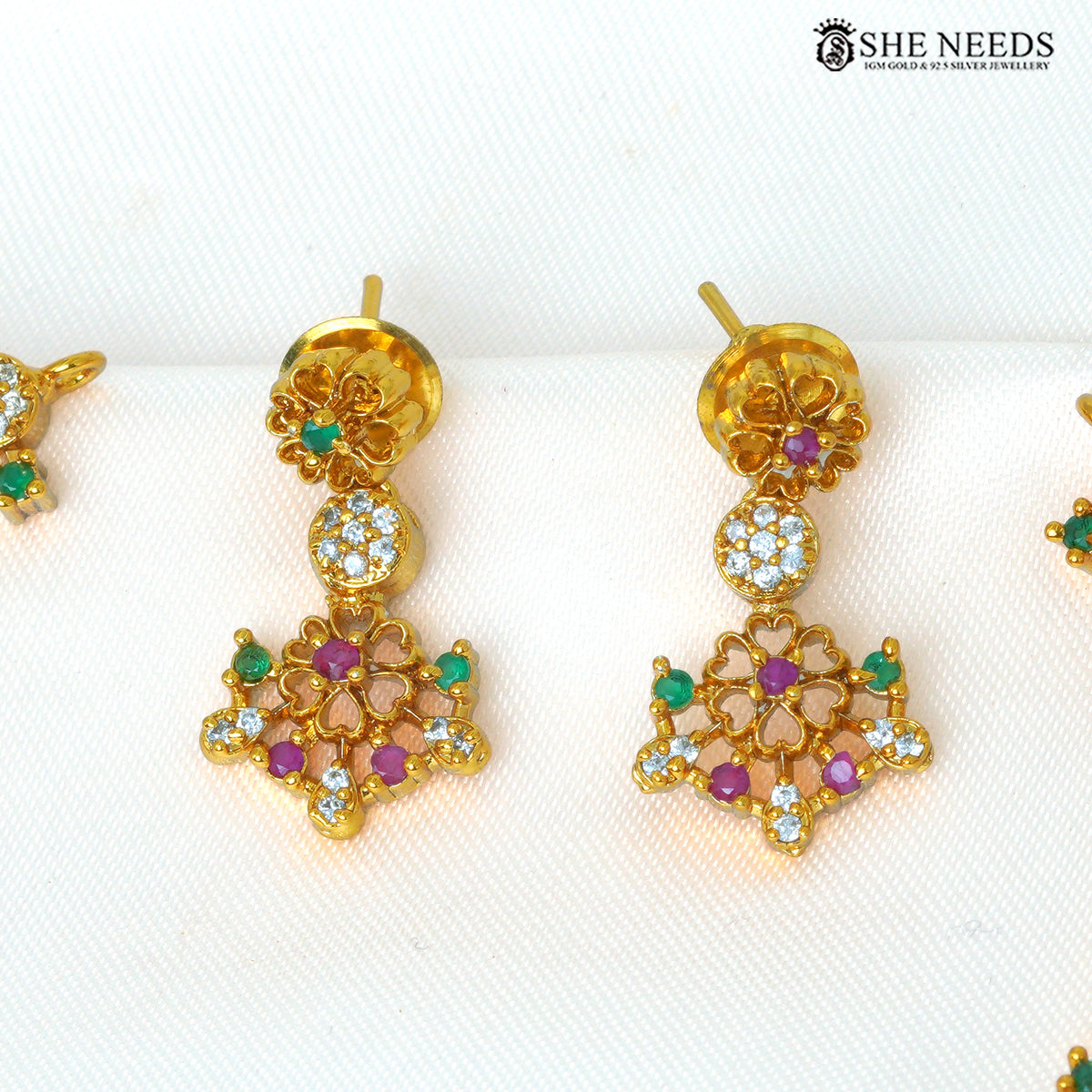 Ishita Floral Link Short Necklace Set – White, Pink, PinkGreen&White