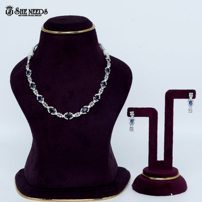 Elegant oval link rhodium silver necklace with refined statement design