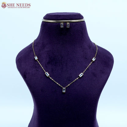 Square Curve Gold Necklace