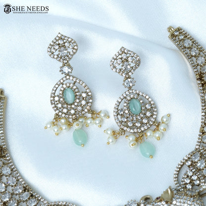 Emerald Glow Temple Necklace Set