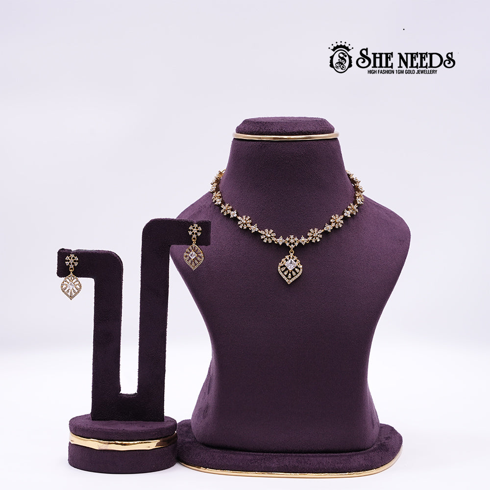 VICTORIAN SHORT NECKLACE