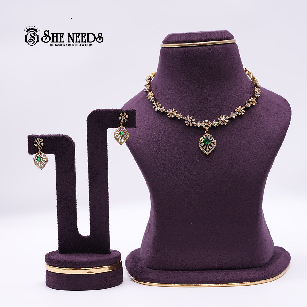 VICTORIAN SHORT NECKLACE