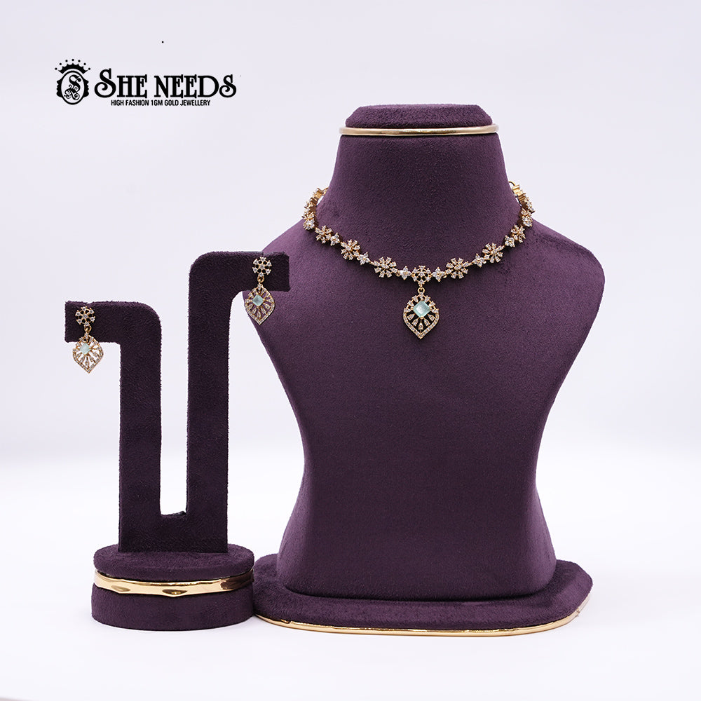 VICTORIAN SHORT NECKLACE