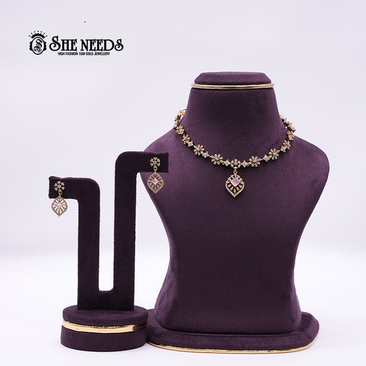 VICTORIAN Short Necklace