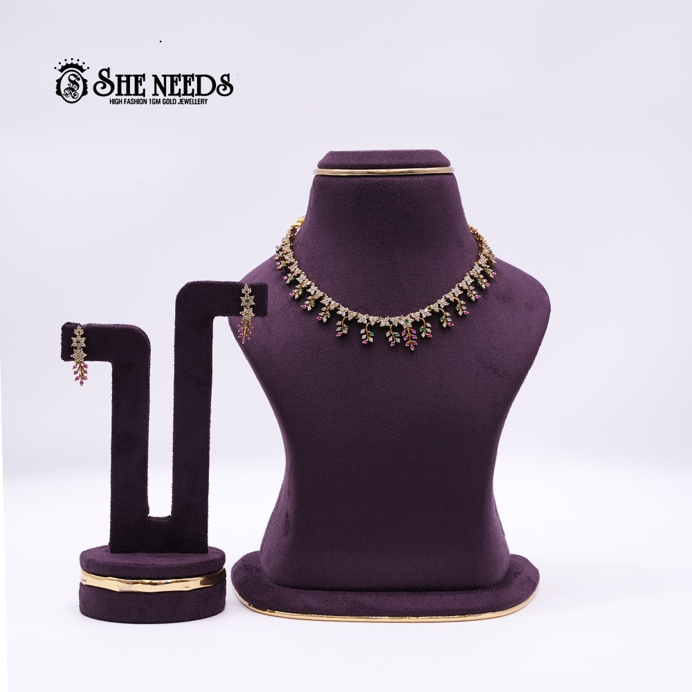 VICTORIAN SHORT NECKLACE