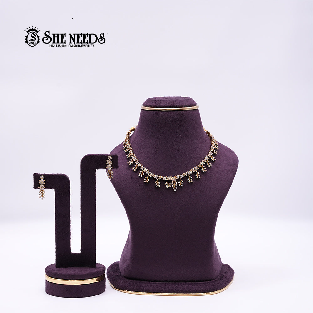 VICTORIAN SHORT NECKLACE