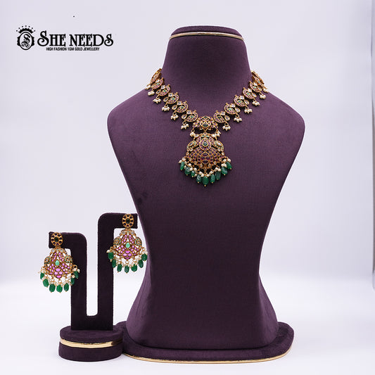 Kempu Short necklace